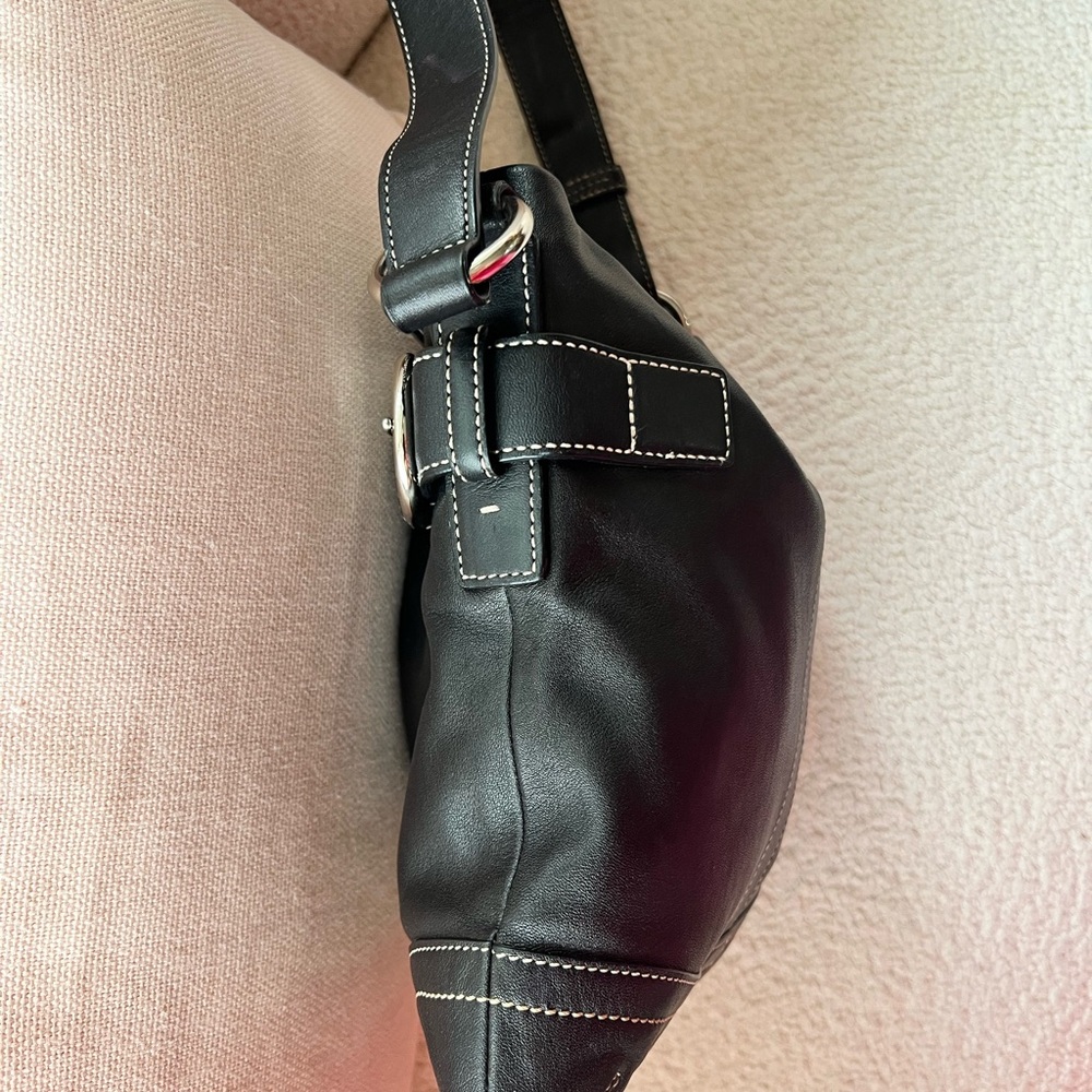 Coach Black Leather Soho Slim Duffle Shoulder/Crossbody Bag with Buckle Details - Picture 5 of 10